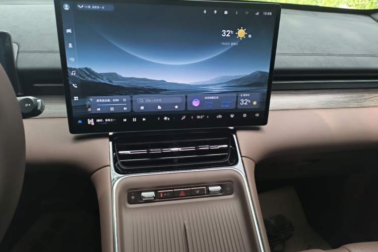 Used Wuling Xingguang S 2024 130 km Flagship Version Audio And AC Panel