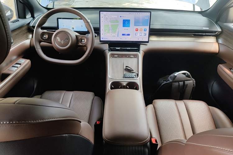 Used Wuling Xingguang S 2024 60km Advanced Version Center Console