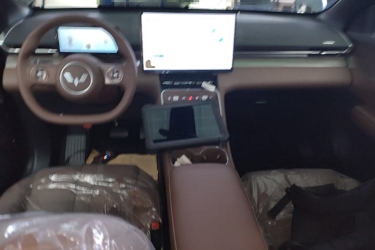 Used Wuling Xingguang S 2024 130km Flagship Version Center Console