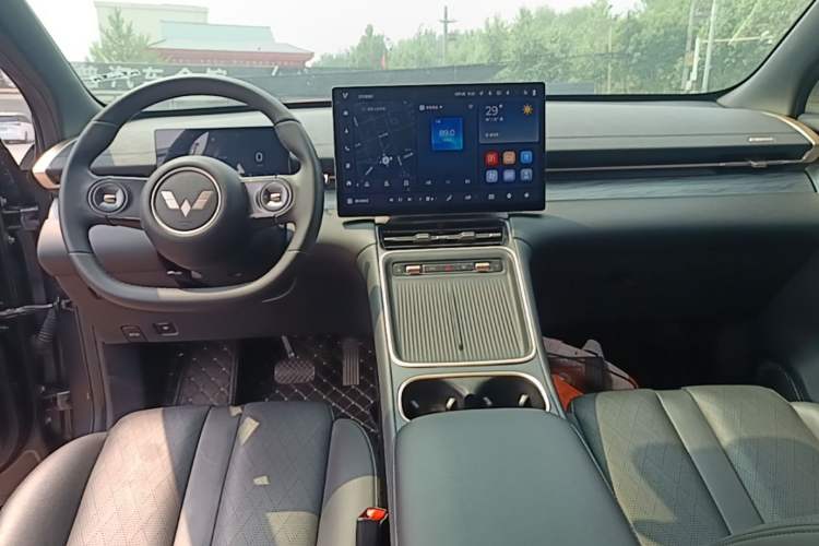 Used Wuling Xingguang S 2024 130 km Flagship Version Center Console