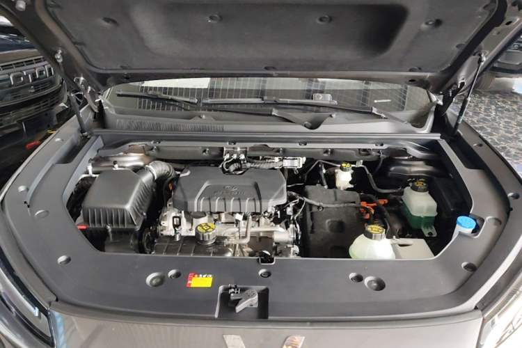 Used Wuling Xingguang S 2024 130km Flagship Version Engine Bay
