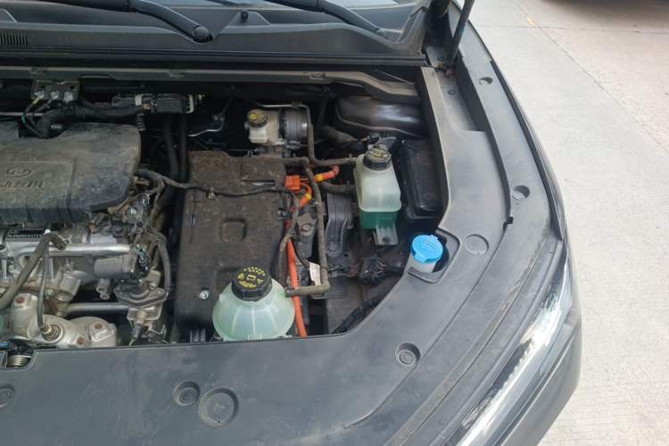 Used Wuling Xingguang S 2024 130 km Flagship Version Engine Bay Left