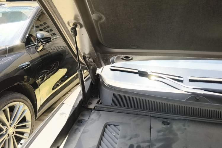 Used Wuling Xingguang S 2024 510 km Flagship Version Engine Bay Right