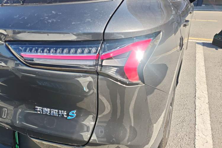 Used Wuling Xingguang S 2024 130 km Flagship Version Exterior 3