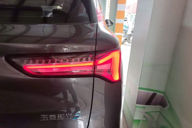 Used Wuling Xingguang S 2024 130km Flagship Version Exterior 3