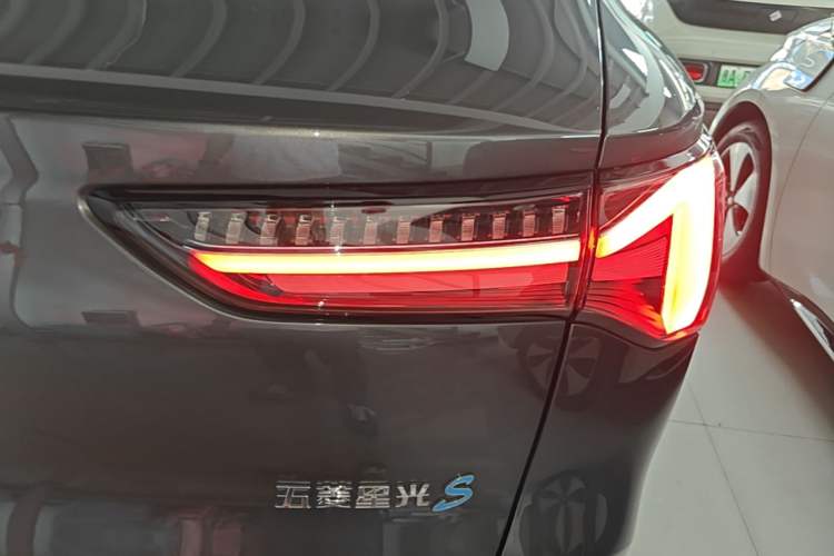 Used Wuling Xingguang S 2024 130 km Flagship Version Exterior 3