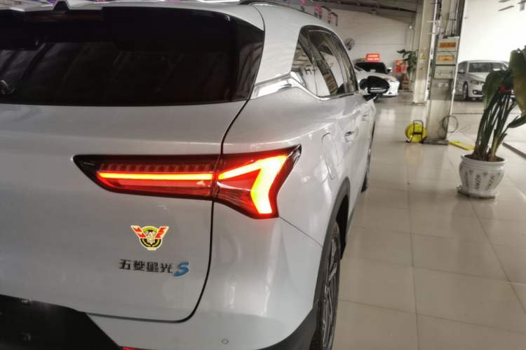 Used Wuling Xingguang S 2024 130km Flagship Version Exterior 3