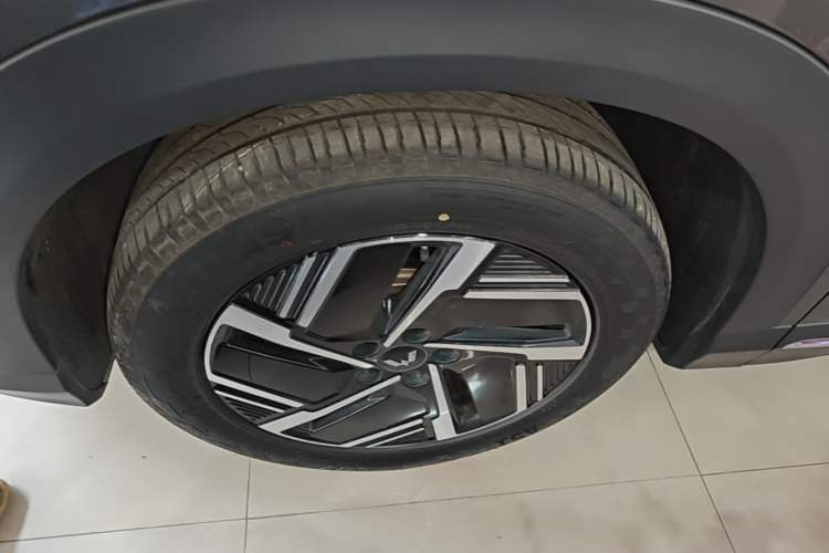 Used Wuling Xingguang S 2024 130 km Flagship Version Exterior 4