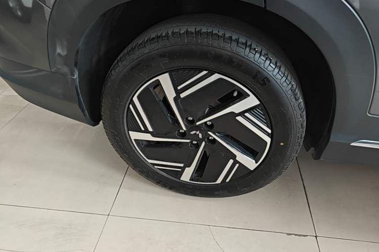 Used Wuling Xingguang S 2024 130 km Flagship Version Exterior 5