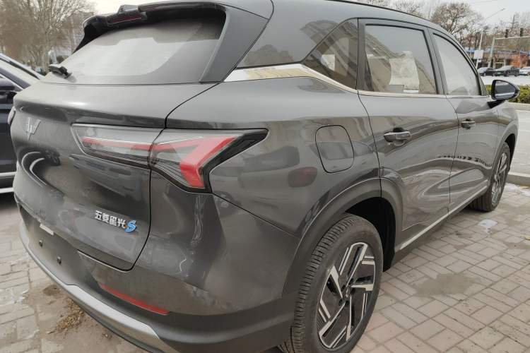 Used Wuling Xingguang S 2024 130 km Flagship Version Exterior 5