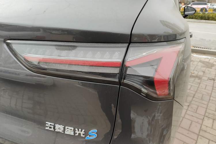 Used Wuling Xingguang S 2024 130 km Flagship Version Exterior 6