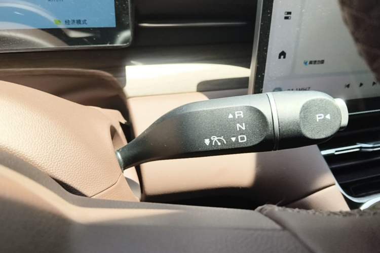 Used Wuling Xingguang S 2024 510 km Flagship Version Gear Lever