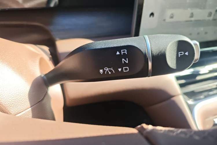 Used Wuling Xingguang S 2024 130 km Flagship Version Gear Lever