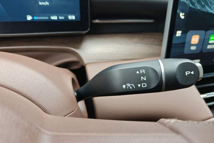 Used Wuling Xingguang S 2024 130 km Flagship Version Gear Lever