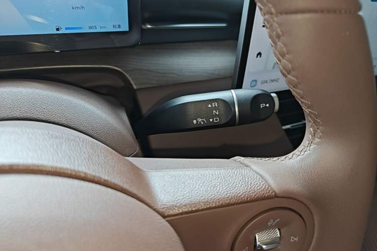 Used Wuling Xingguang S 2024 130 km Flagship Version Gear Lever