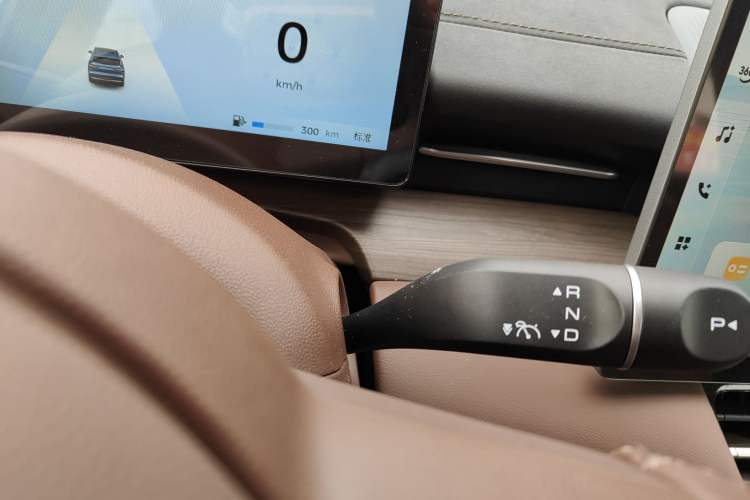 Used Wuling Xingguang S 2024 130 km Flagship Version Gear Lever