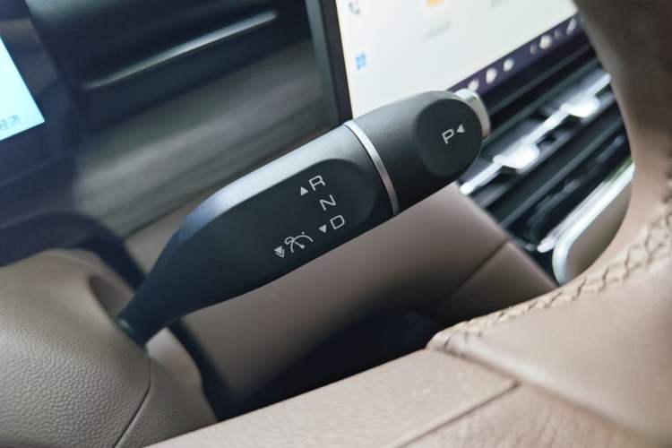 Used Wuling Xingguang S 2024 130 km Flagship Version Gear Lever