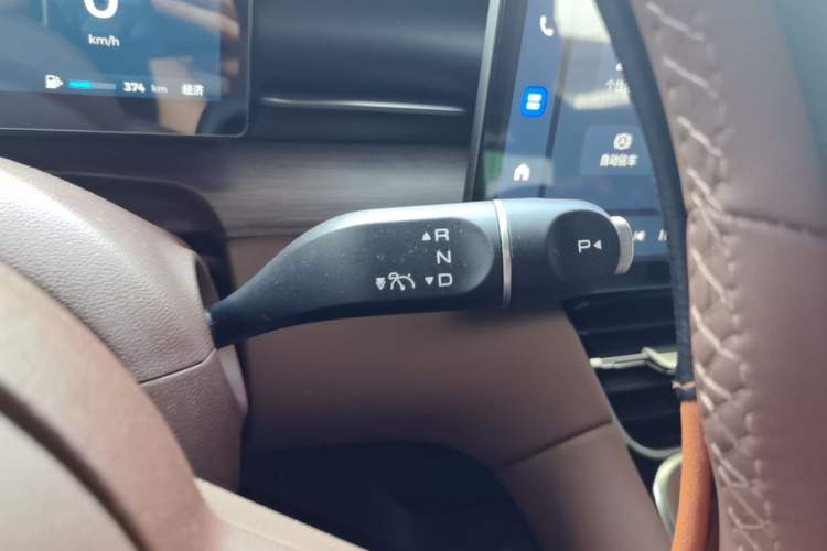 Used Wuling Xingguang S 2024 130 km Flagship Version Gear Lever