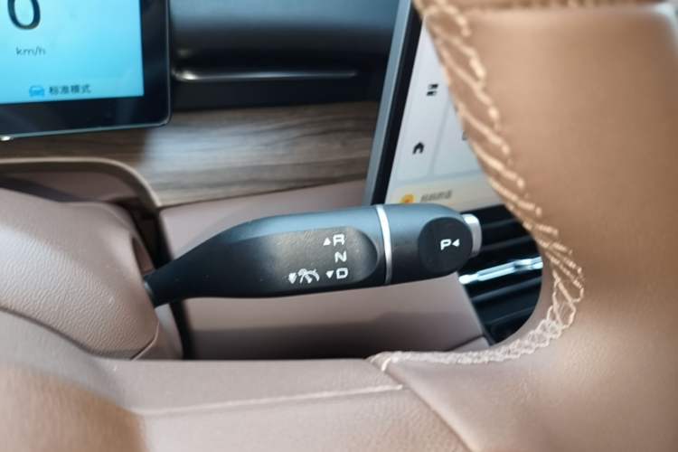 Used Wuling Xingguang S 2024 510 km Flagship Version Gear Lever