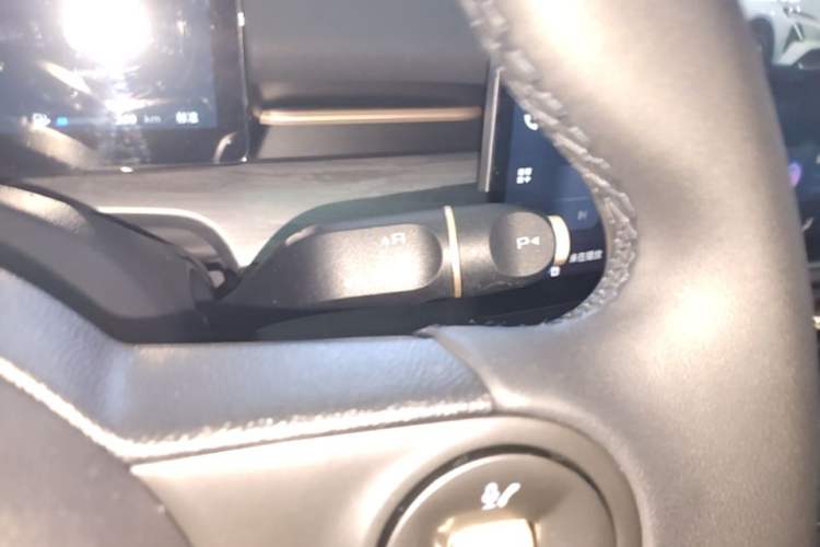 Used Wuling Xingguang S 2024 130 km Flagship Version Gear Lever