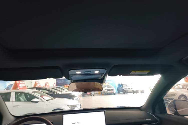 Used Wuling Xingguang S 2024 130 km Flagship Version Headliner