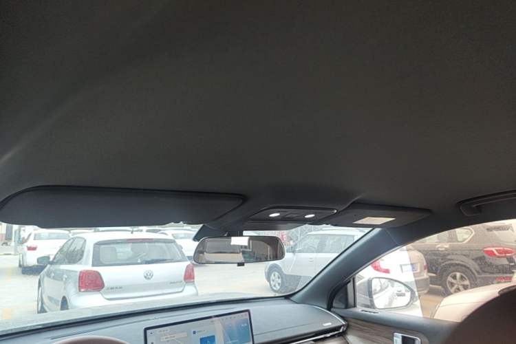 Used Wuling Xingguang S 2024 60km Advanced Version Headliner