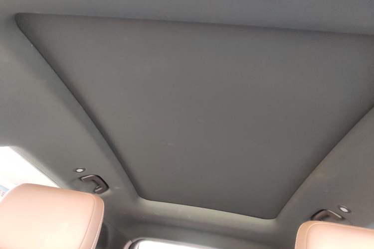 Used Wuling Xingguang S 2024 130 km Flagship Version Headliner