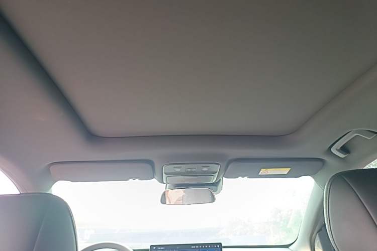 Used Wuling Xingguang S 2024 130 km Flagship Version Headliner