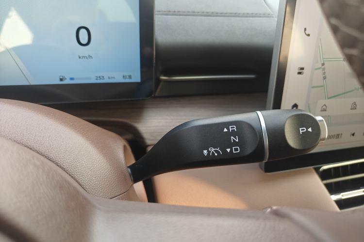 Used Wuling Xingguang S 2024 130 km Flagship Version Interior 11