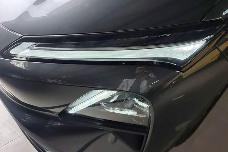 Used Wuling Xingguang S 2024 130km Flagship Version Left Front Headlight