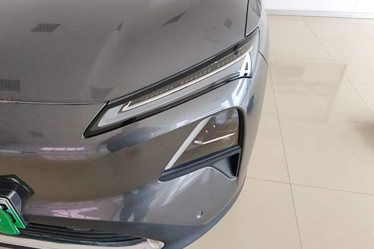 Used Wuling Xingguang S 2024 130 km Flagship Version Left Front Headlight