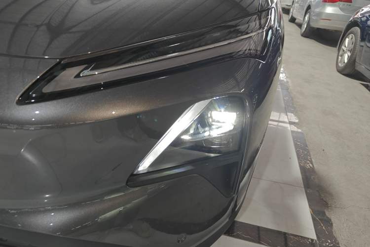 Used Wuling Xingguang S 2024 130 km Flagship Version Left Front Headlight