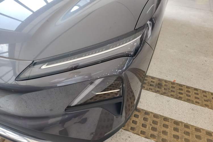 Used Wuling Xingguang S 2024 130km Flagship Version Left Front Headlight