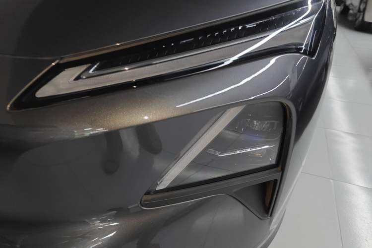 Used Wuling Xingguang S 2024 130km Flagship Version Left Front Headlight