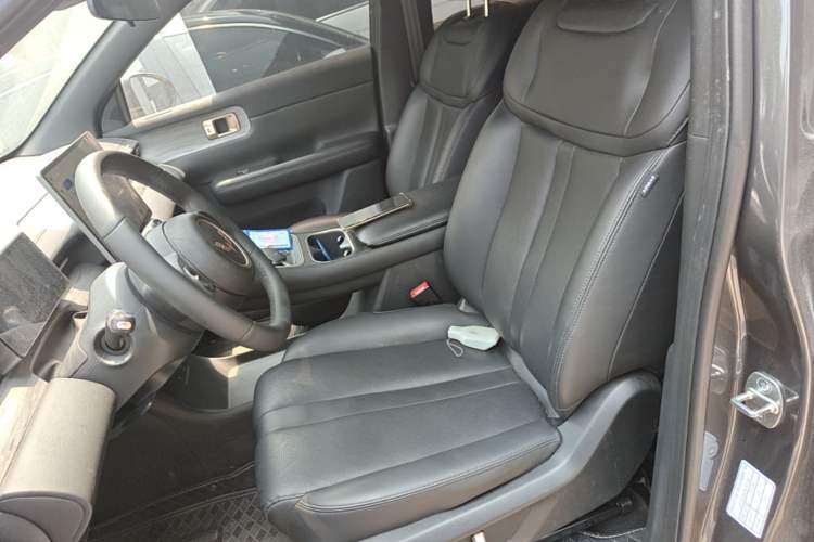 Used Wuling Xingguang S 2024 130 km Flagship Version Left Front Seat