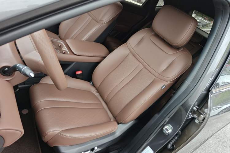 Used Wuling Xingguang S 2024 130km Flagship Version Left Front Seat