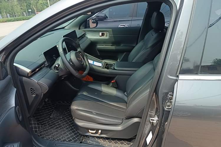 Used Wuling Xingguang S 2024 130 km Flagship Version Left Front Seat