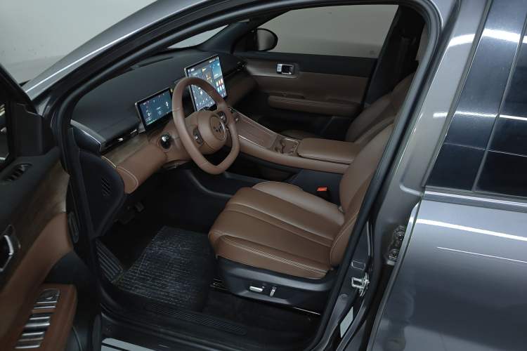 Used Wuling Xingguang S 2024 130km Flagship Version Left Front Seat