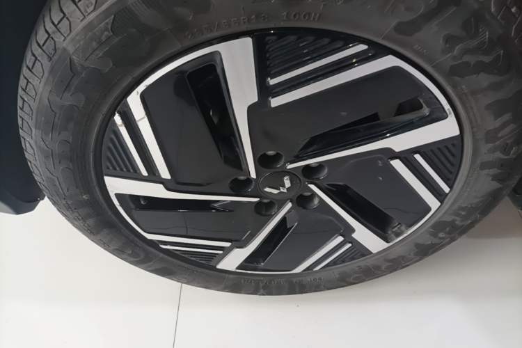 Used Wuling Xingguang S 2024 510 km Flagship Version Left Front Wheel Hub