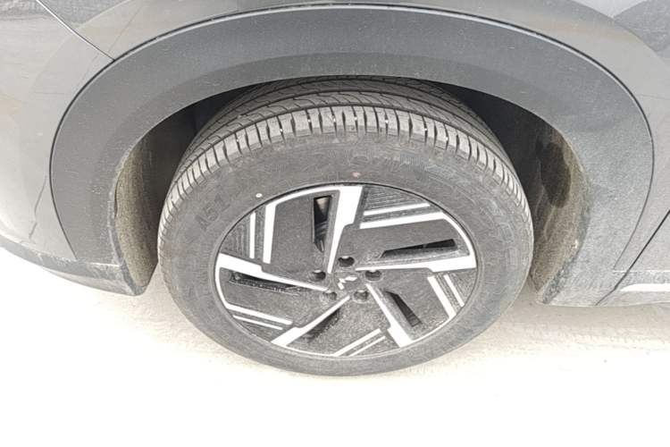 Used Wuling Xingguang S 2024 60km Advanced Version Left Front Wheel Hub