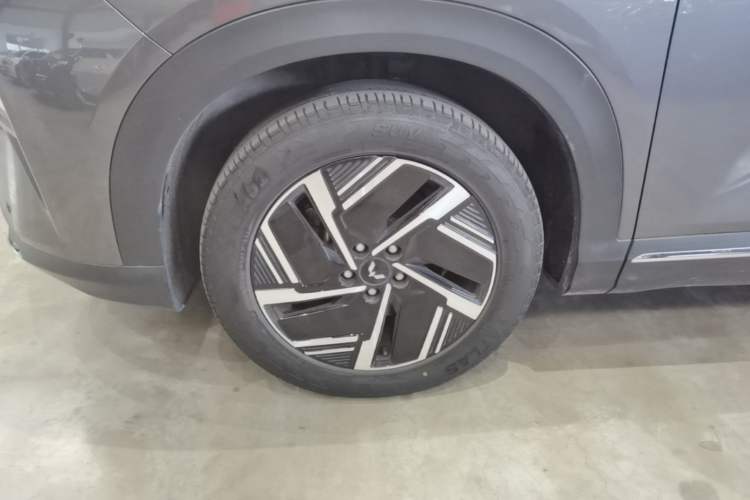 Used Wuling Xingguang S 2024 510 km Flagship Version Left Front Wheel Hub