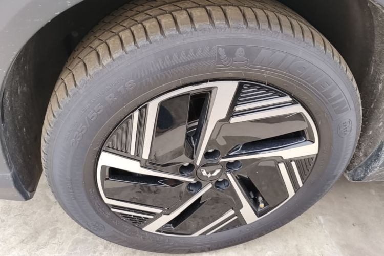 Used Wuling Xingguang S 2024 510 km Flagship Version Left Front Wheel Hub