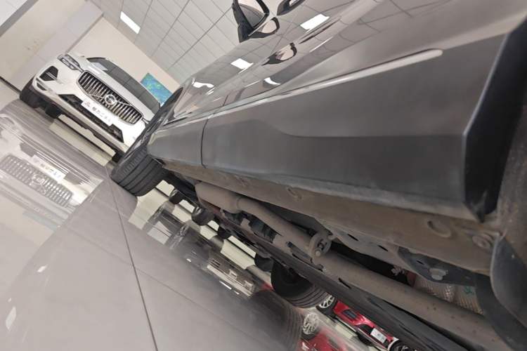 Used Wuling Xingguang S 2024 130 km Flagship Version Left Side Sill