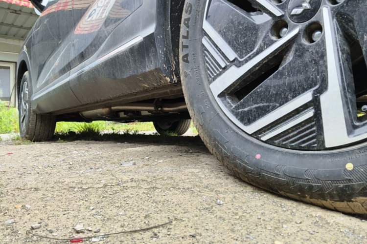 Used Wuling Xingguang S 2024 130 km Flagship Version Left Side Sill