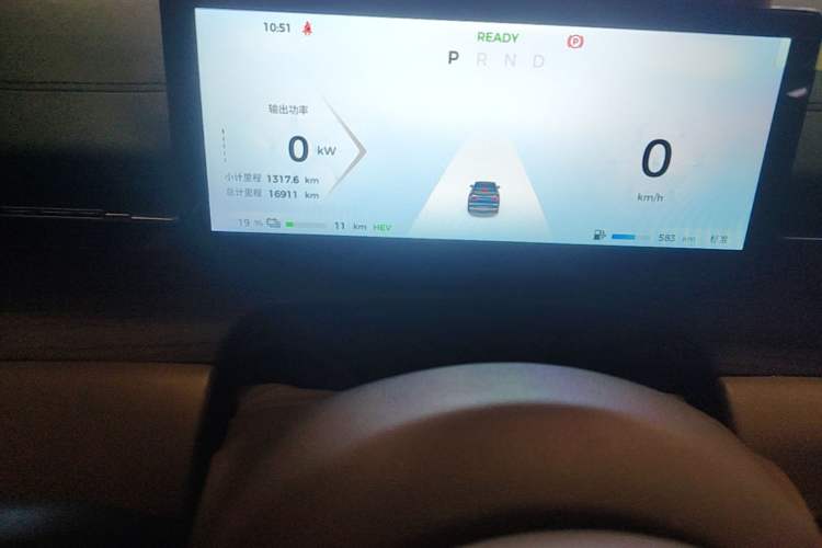 Used Wuling Xingguang S 2024 130 km Flagship Version Odometer Close Up