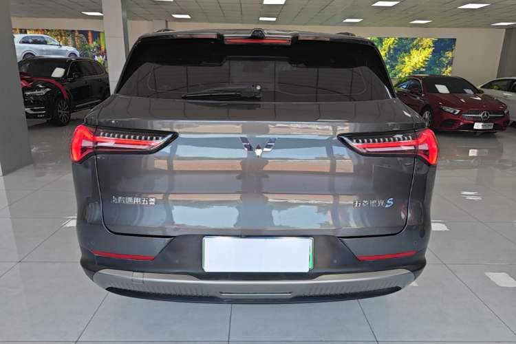 Used Wuling Xingguang S 2024 130 km Flagship Version Rear