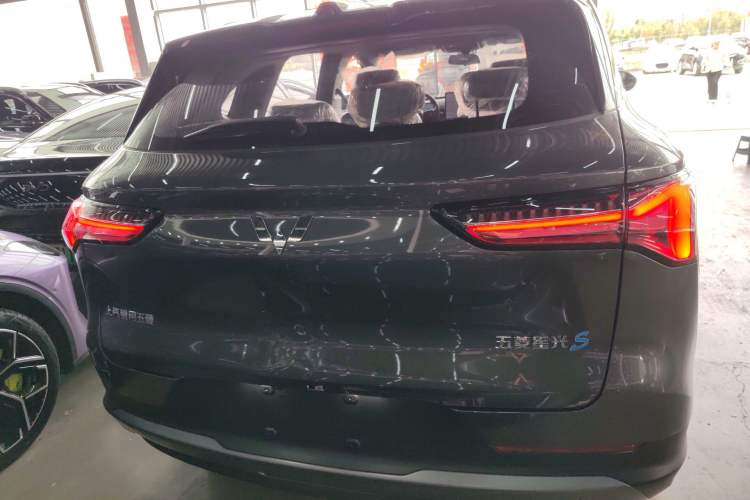 Used Wuling Xingguang S 2024 130km Flagship Version Rear