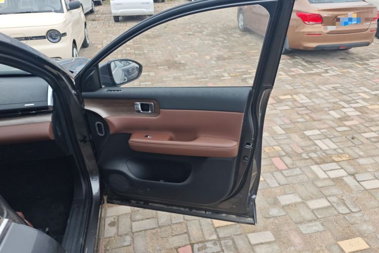 Used Wuling Xingguang S 2024 130km Flagship Version Right Front Door Interior