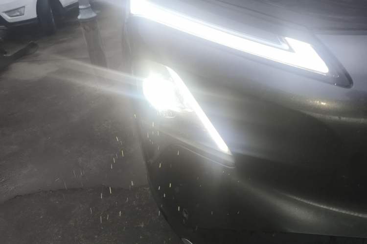 Used Wuling Xingguang S 2024 510 km Flagship Version Right Front Headlight