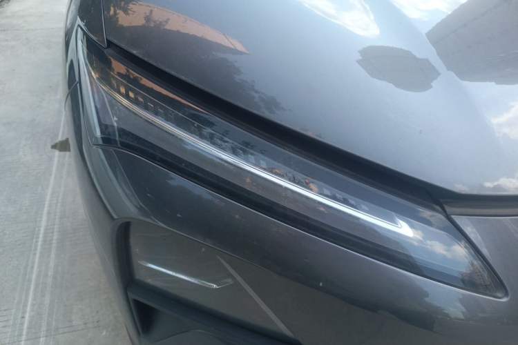 Used Wuling Xingguang S 2024 130 km Flagship Version Right Front Headlight